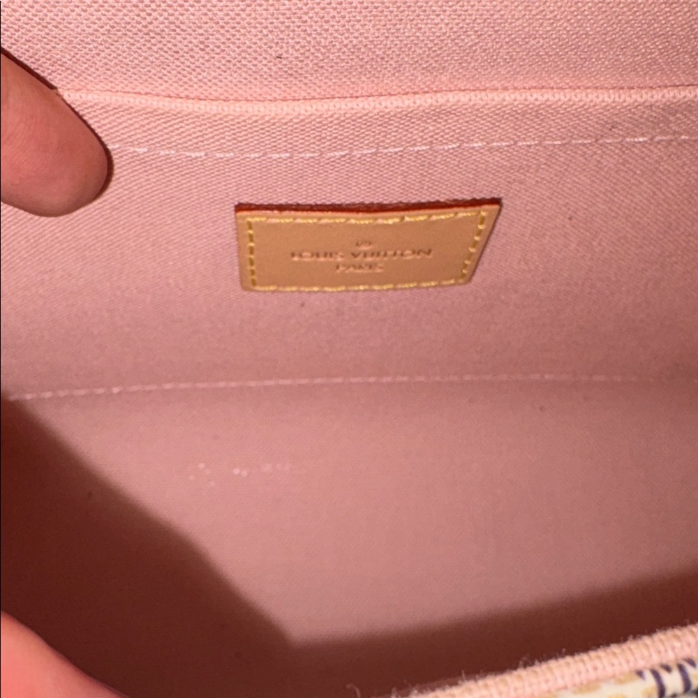 Louis Vuitton Damier Azur Croisette - Picture 4 of 10
